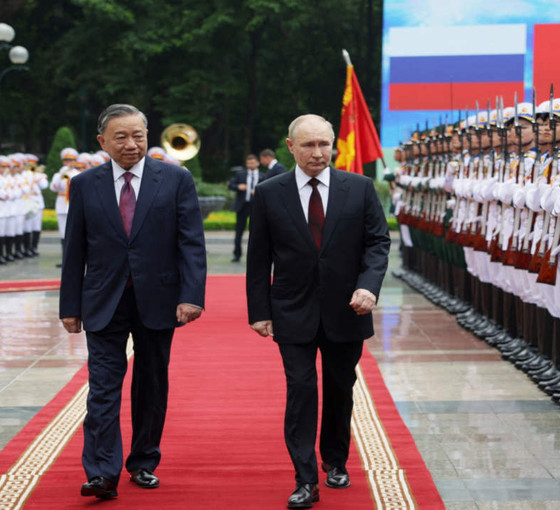 ABD'nin 'sinirini bozan' gezi sürüyor: Vietnam'ı ziyaret eden Putin'den 'Asya-Pasifik'te güvenlik mimarisi' çıkışı