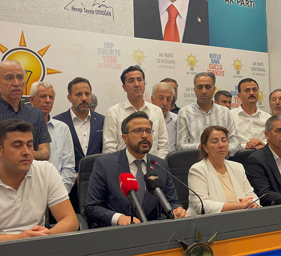 'Erdoğan'a doğruları söylemiyorlar, partiyi dizayn ediyorlar'