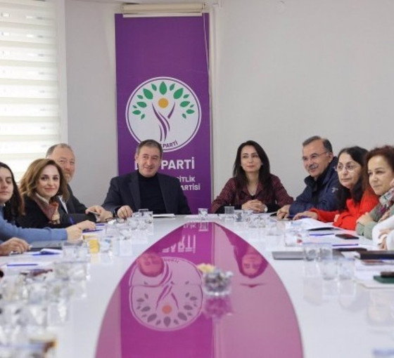 DEM Parti MYK'si 'yangın' ve 'kayyım' gündemleriyle toplandı