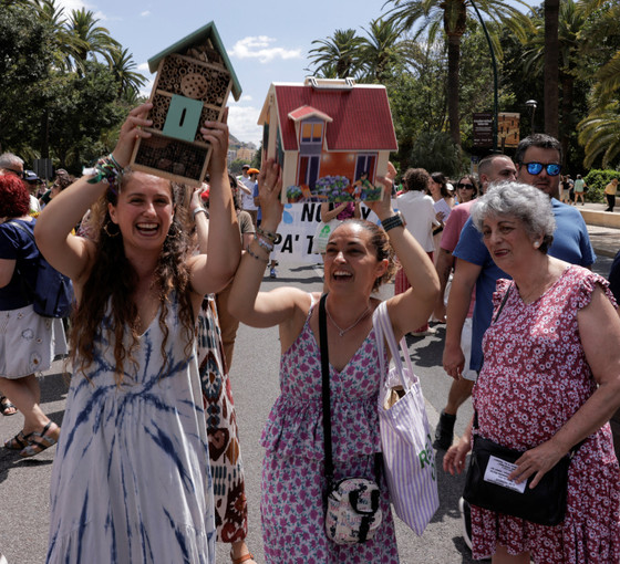 İspanya'da turizm protestosu: 'Bir turist bir komşu azaltıyor, turistik evler yasaklansın'