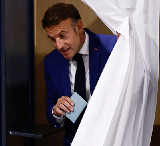 Fransa'da Macron'un kumarı: Erken genel seçimlerin ilk turunda aşırı sağcılar farklı önde
