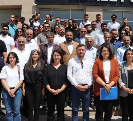 ÖHD ve DEM Parti, kayyım kararının iptali için Van İdare Mahkemesi’ne başvurdu: 'Çocuklarımızın geleceği karartılıyor'