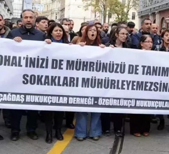 İstanbul'da ev baskınları: ÇHD'li iki avukat gözaltına alındı