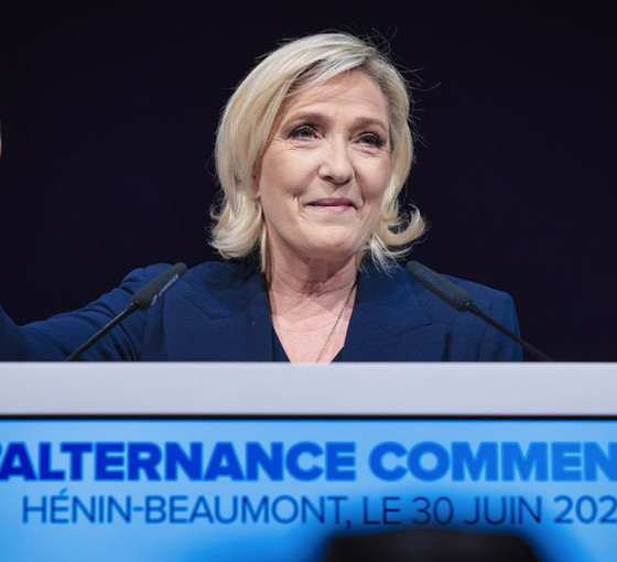 Fransa’da 200'den fazla aday, Le Pen’e engel olmak için ikinci turdan çekildi