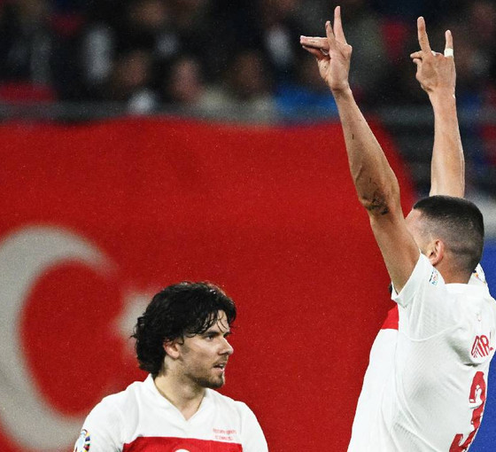 Demiral'ın 'bozkurt' selamı Alman medyasının büyük tepkisini çekti, UEFA'ya yasak çağrısı yapıldı