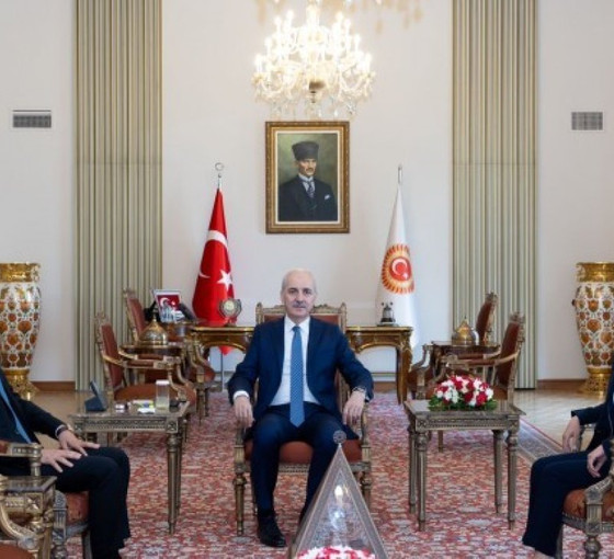 'Yeni anayasa' trafiği: DBP Eş Genel Başkanları, Numan Kurtulmuş ile görüştü