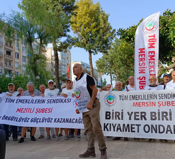 Memurlar ve emekliler TÜİK'i protesto etti: ‘Açlıktan ölmemek için direniyoruz’
