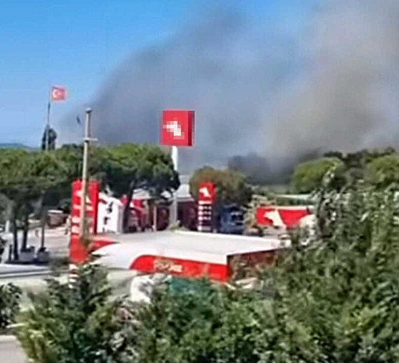 İzmir'deki anız yangını petrol istasyonuna 200 metre kala durduruldu