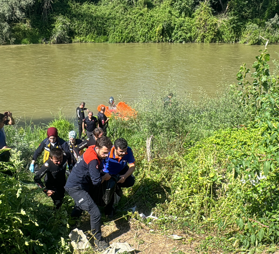 Sakarya'da yasağa rağmen denize girdiler: 2 kişi boğuldu