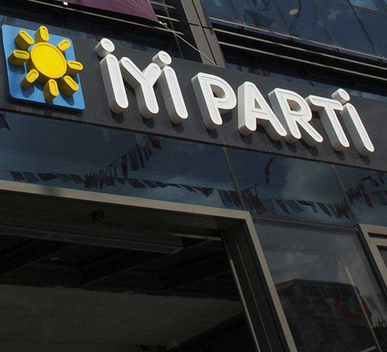 İYİ Parti'de istifalar sürüyor: Belediye başkanı meclis üyeleriyle birlikte istifa etti
