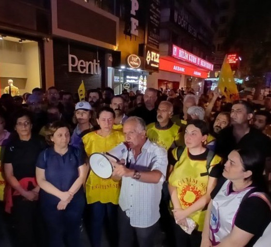 Eğitim Sen’li 15 öğretmen gözaltına alındı