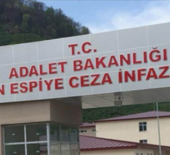 Görme kaybı yaşayan mahpusun tedavisi engelleniyor