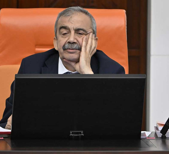 Sırrı Süreyya Önder'den Öğretmenlik Mesleği Kanunu Teklifi yorumu: Ben böyle bir sıkıntılı yasa görmedim