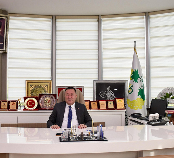 Eski AKP'li Bağlar Belediye Başkanı'nın evine polis baskını