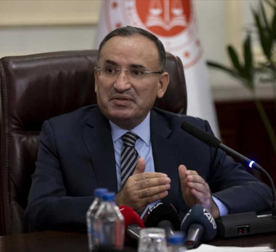 Bekir Bozdağ'dan gizli tanığın rüşvet iddiası hakkında suç duyurusu
