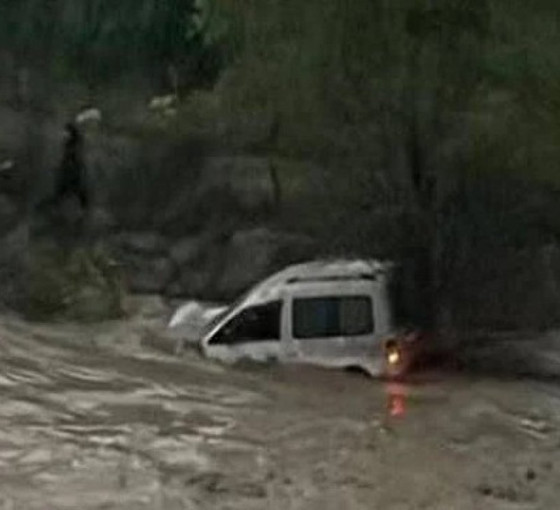 Erzurum'da heyelan: Anne ve bebeğine ulaşılamıyor