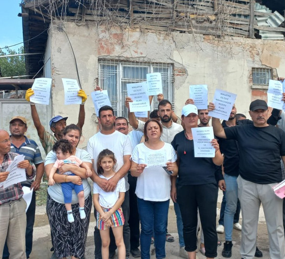 Malatyalı depremzedelerden rezerv alan protestosu: 'Deprem her şeyimi aldı, devlet de arsama el koyuyor'