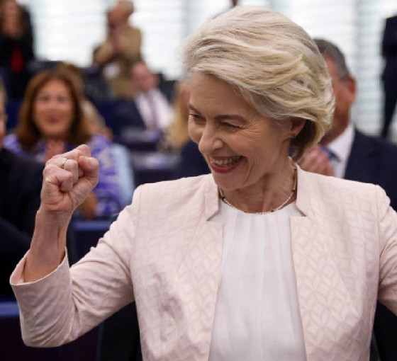 Avrupa Parlamentosu, AB'yi 'askeri birliğe çevirme' programı açıklayan von der Leyen'in Komisyon Başkanı kalmasını onayladı