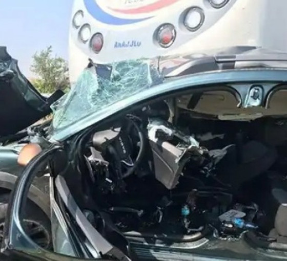TCDD ait yolcu treni otomobile çarptı: Üç ölü