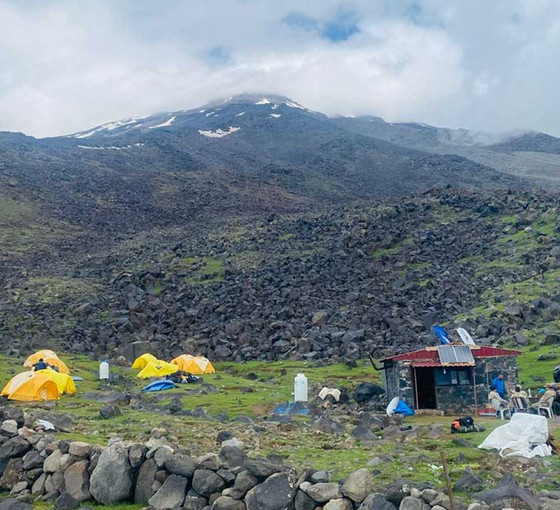 Ağrı Dağı'nda tipide kaybolan iki kişinin cesedine ulaşıldı