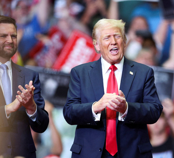 Trump'ın 'yaş kozu' elinden alındı: Biden sonrası Harris'e karşı nasıl bir kampanya yürütecek?