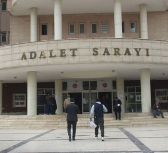 Seçim öncesi tutuklanan altı siyasetçi tahliye edildi