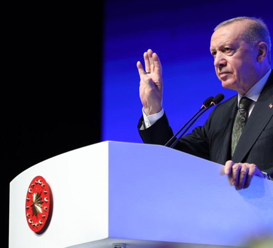 Erdoğan'ın 'yol arkadaşı'ndan sert eleştiriler: AK Parti entübe vaziyette