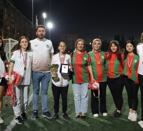 Mersin’de Gülistan Doku Futbol Turnuvası’nın final maçı oynandı