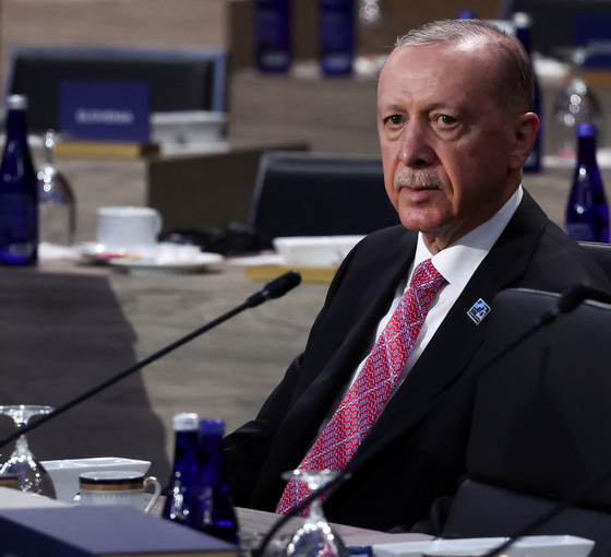 SETA raporu: 'Kriz derinleşiyor, Erdoğan’ın zırhı delindi'