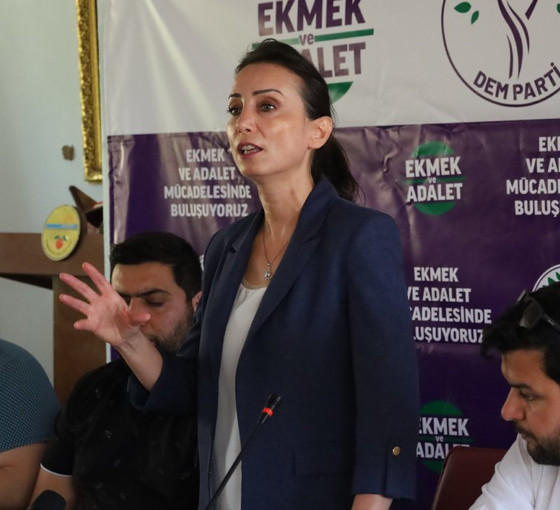 Hatimoğulları, Hatay'da çiftçilerle buluştu: 'İktidarın bütün politikalarını alaşağı etmek zorundayız'
