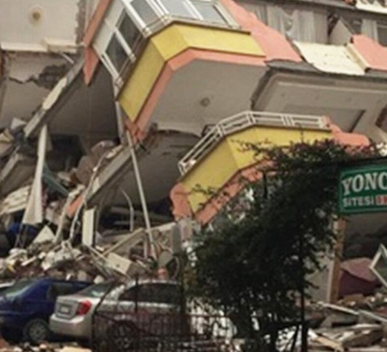 Osmaniye'de depremde yıkılan binayla ilgili iki sanığın yargılandığı duruşma ertelendi