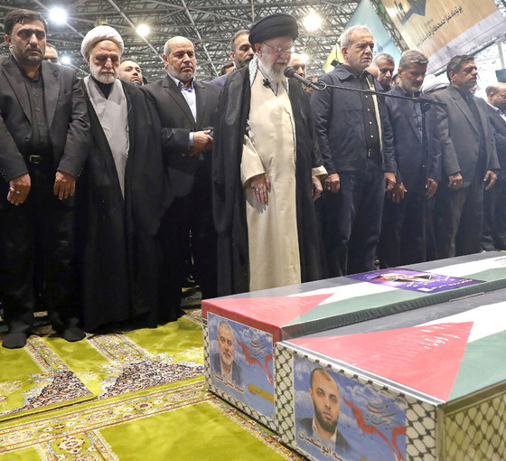 Haniye için Tahran'da cenaze töreni: Namazı Hamaney kıldırdı