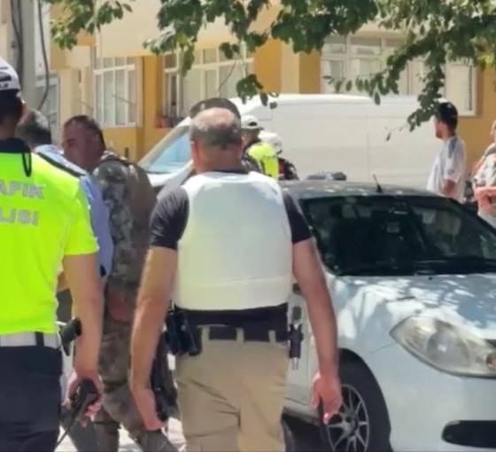 Cezaevi firarisinin evine operasyon: Bir polis ve hükümlü öldü