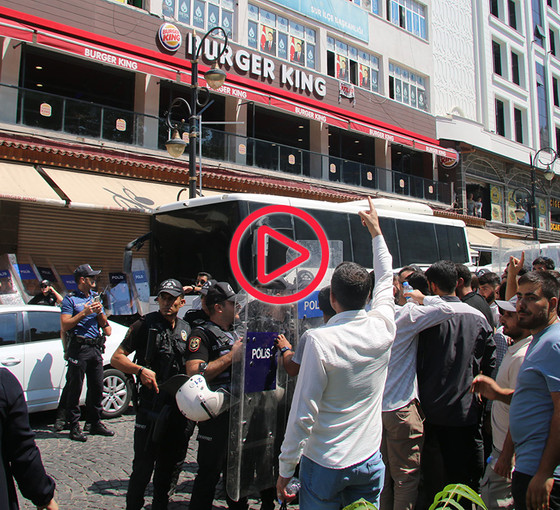 Diyarbakır'da Burger King'e tekbirli saldırı