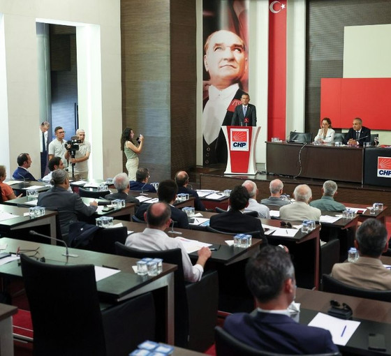 Özel, eğitim sendikalarının temsilcileriyle bir araya geldi: Erdoğan, şeytani bir projeyle öğretmenlerin diplomalarını çalacak