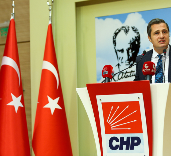 Deniz Yücel'den ‘altı ok' açıklaması: Partimizin simgesi ve bayrağı ile ilgili herhangi bir değişiklik söz konusu değildir