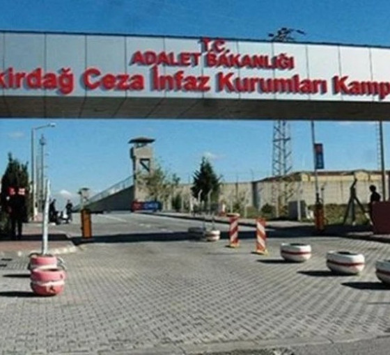 30 yıllık mahpusun telefon görüşmesi Kürtçe konuştuğu için kesildi: 'Dışardaki baskı içerde de var'
