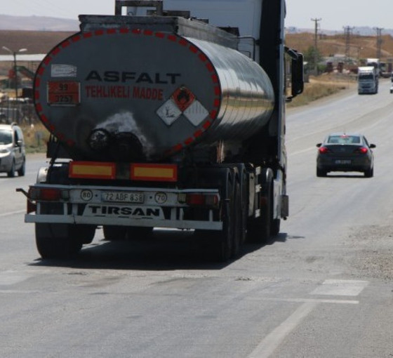 Batman'da 'ölüm yolu'nda ne trafik lambası var ne de aydınlatma: 'Kürtçeyle uğraşacağınıza önlem alın'