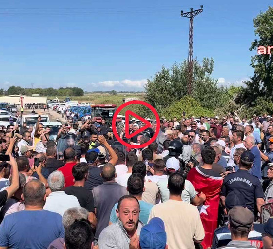 Domates üreticileri eylemde: Jandarma ve polisten engelleme