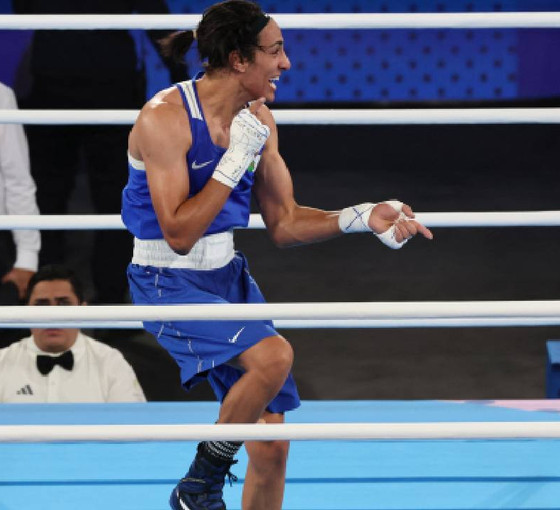 Paris Olimpiyatı'nda cinsiyet tartışması eşliğinde kadınlar boks finaline yükselen Khelif, Cezayir'in kahramanı haline geldi