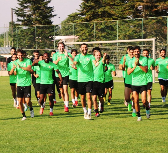 Urfaspor yönetimi kısıtlı bütçeyle 35 günde takımı yeniden kurdu: Başkandan 'takımı sahiplenin' çağrısı