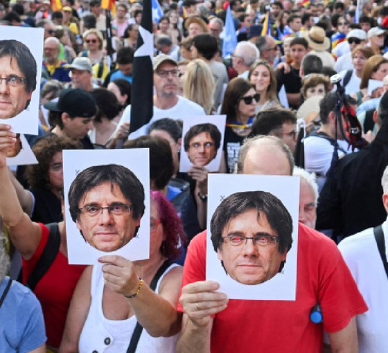 Katalanların bağımsızlık lideri Puigdemont'tan 'Sihirbaz Houdini numarası': Arandığı İspanya'ya girip 'Belçika'ya geri döndü'