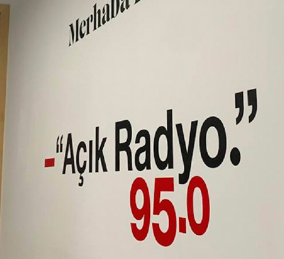 RTÜK'ün lisans iptali sonrası Açık Radyo ‘Good Vibrations’la veda etti