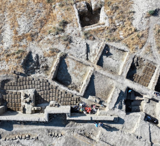 Van'da Urartulardan kalma Çavuştepe Kalesi'nde yeni bir koridor bulundu