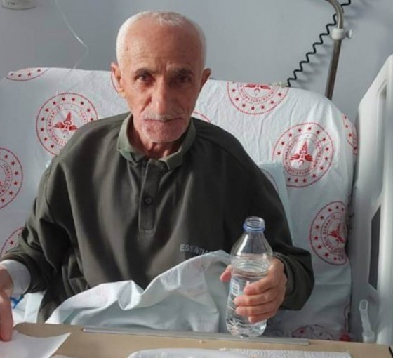 Gözaltı sırasında kalp krizi geçiren 75 yaşındaki yatalak hasta tutuklandı