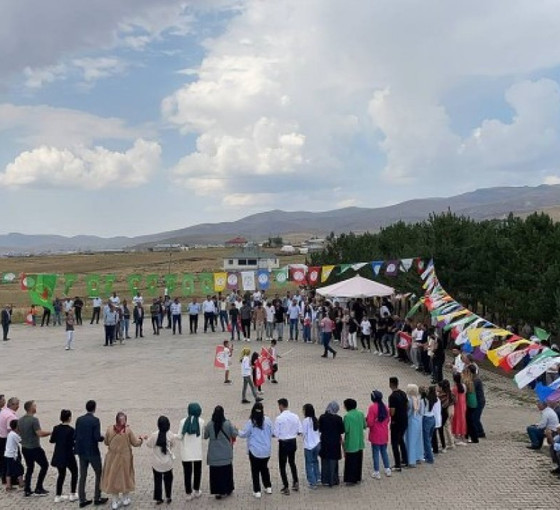 Erzurum'da halay tutuklamalarına karşı 'halay şöleni' etkinliği