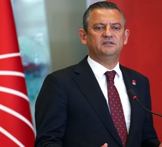 Ayağı kırılan Özel’in Mardin ve Diyarbakır programı iptal edildi