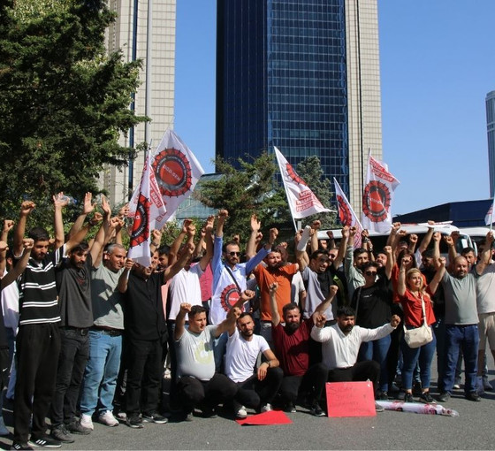 CarrefourSA işçileri Sabancı Holding önünde eylemde