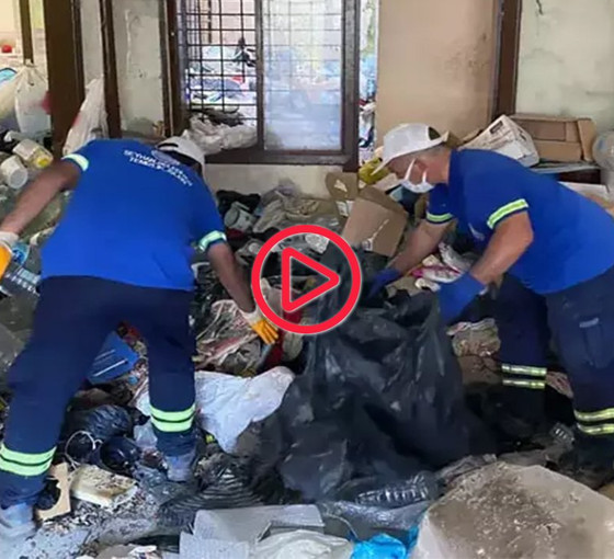 Adana'da bir evden 8 kamyon çöp çıktı: Bir temizlik işçisi fenalaştı