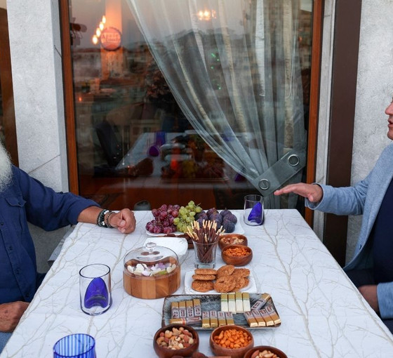 Özgür Özel'den Suavi'ye destek ziyareti